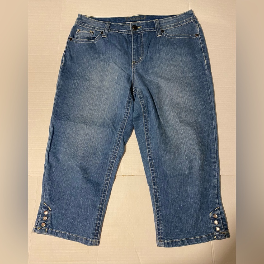 ND Weekend size 10P women’s embellished embroidered stretch denim capris jeans